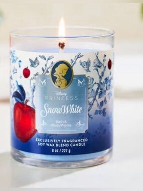 Bath & Body Works Snow White Fragrant Candle in Blue and Red